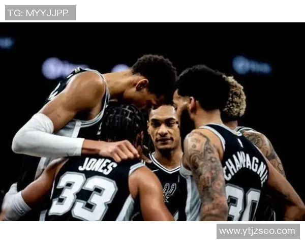 马刺与灰熊季后赛激战回顾比分分析与精彩瞬间总结