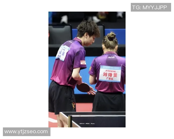 李娜与詹咏然巅峰对决网球场上的精彩较量与友谊之光